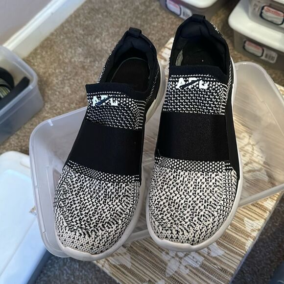 APL TechBloom Slip on Sneakers, Size 9 - Picture 1 of 9